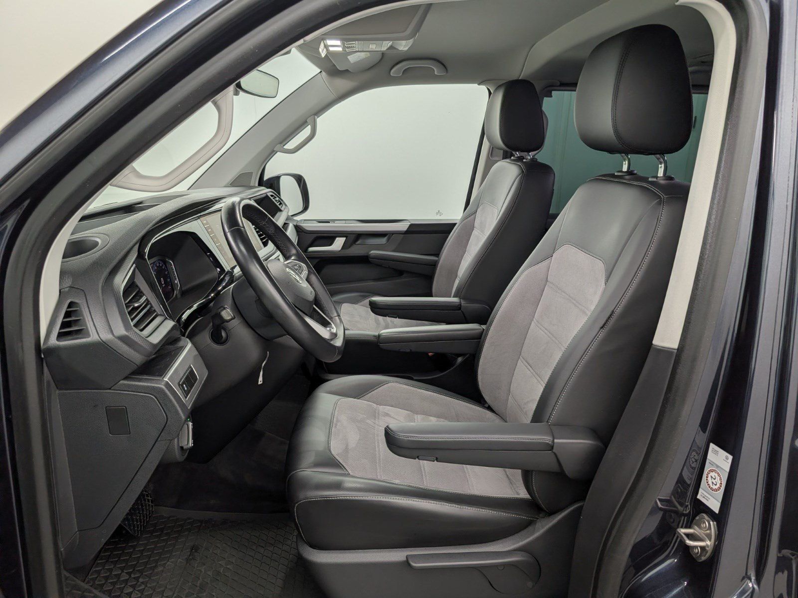 VW T6 Transporter T6.1 Transporter Multivan 2.0 TDI Comfortline – Bild 3