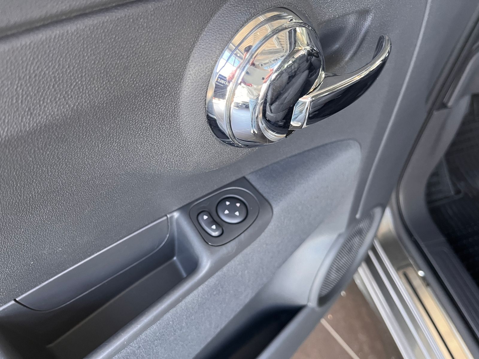 Fahrzeugabbildung Fiat 500C Lounge KLIMA ALU 8-Fach bereift