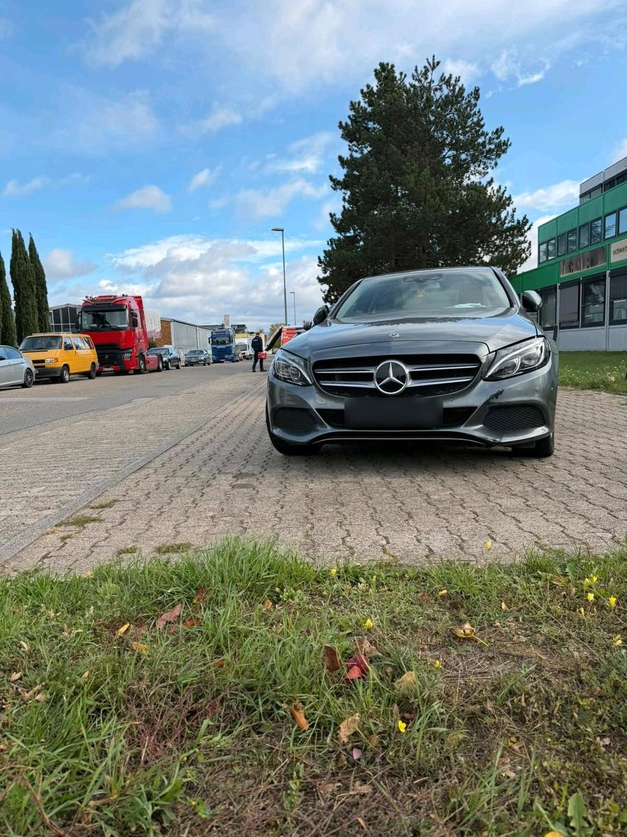 Mercedes-Benz C 180