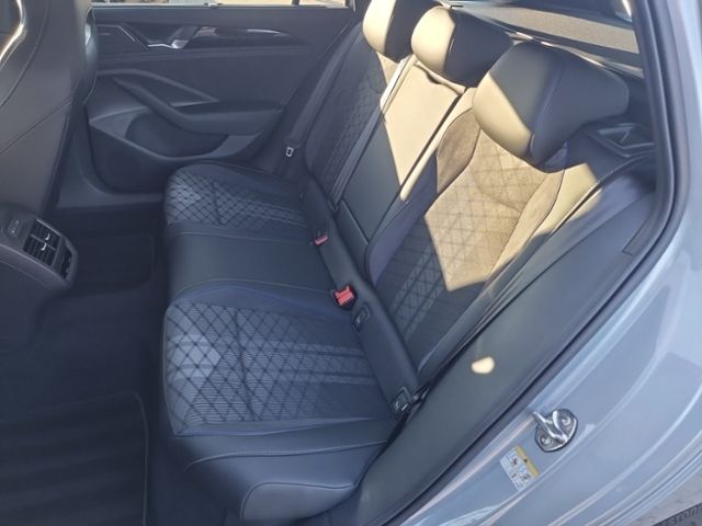 Fahrzeugabbildung Volkswagen Passat Variant 2,0 TDI DSG R-LINE BLACK STYLE HU