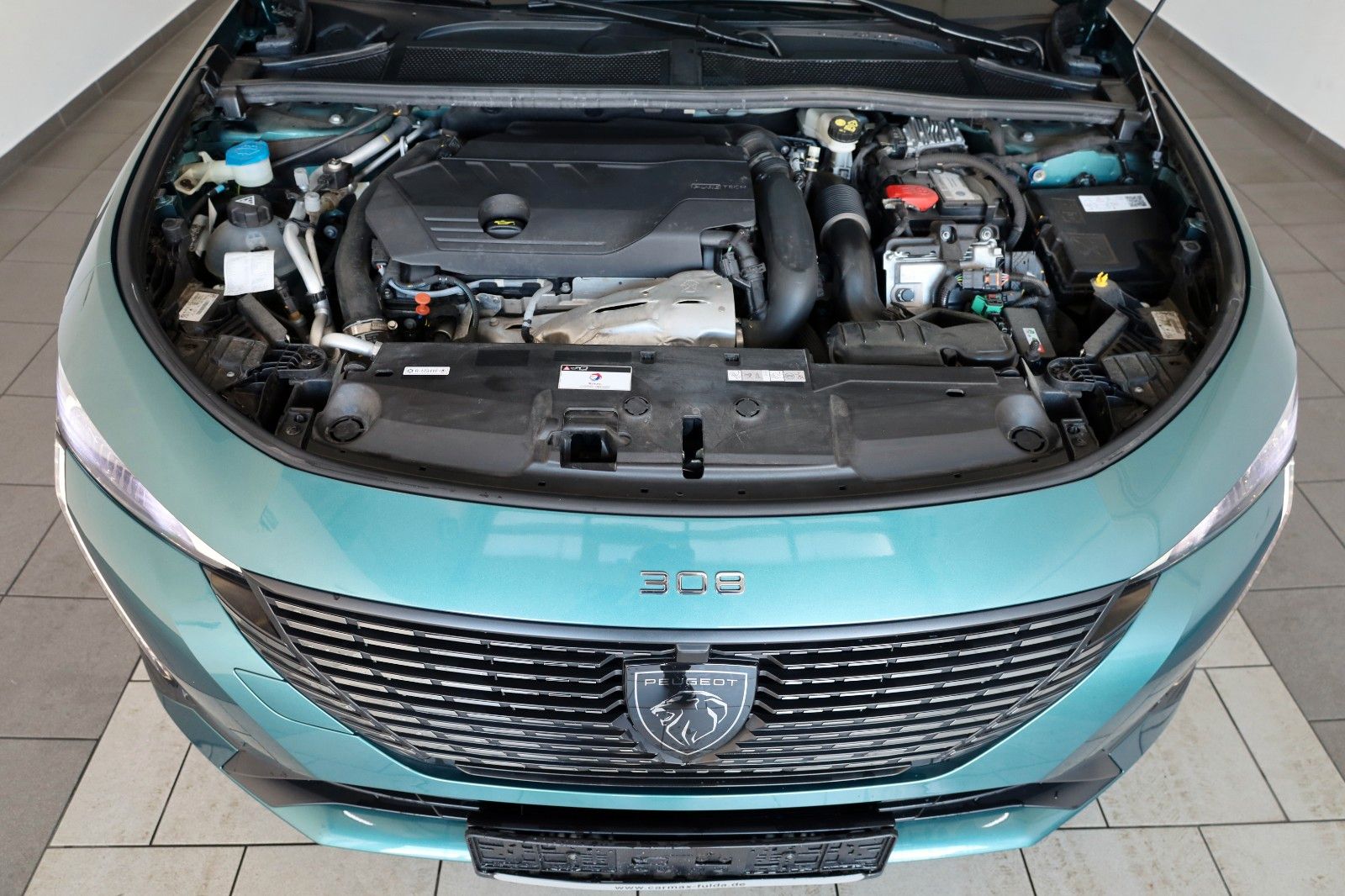 Fahrzeugabbildung Peugeot 308 SW Hybrid 180 Allure T.Leder,Navi,LED,SH,Kam