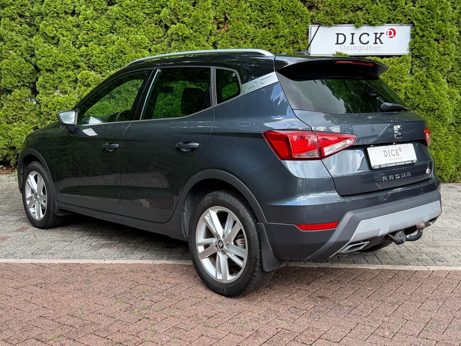 Fahrzeugabbildung SEAT Arona 1.0 TSI DSG FR LINE LED+NAV+AHK+ACC+SHZ+
