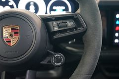 PORSCHE Cayenne GTS Coupe | Leichtbau Sport-Paket Carbon PORSCHE Cayenne GTS Coupe | Leichtbau Sport-Paket Carbon