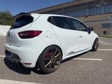 Renault Clio RS TCe 200 EDC RS - Renault Clio: Rs200
