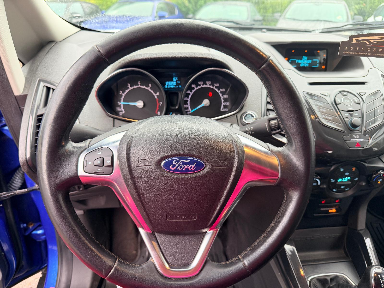 Ford EcoSport 2015 — photo 12