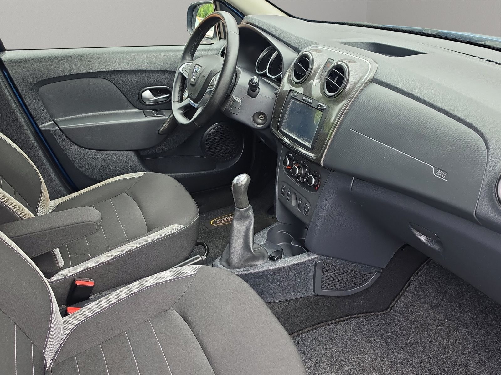 Fahrzeugabbildung Dacia Sandero II Stepway Prestige aus 1.Hand