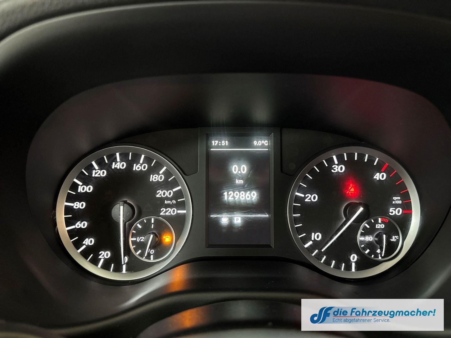 Fahrzeugabbildung Mercedes-Benz Vito Kasten 114 CDI BT RWD extralang AHK Parkle