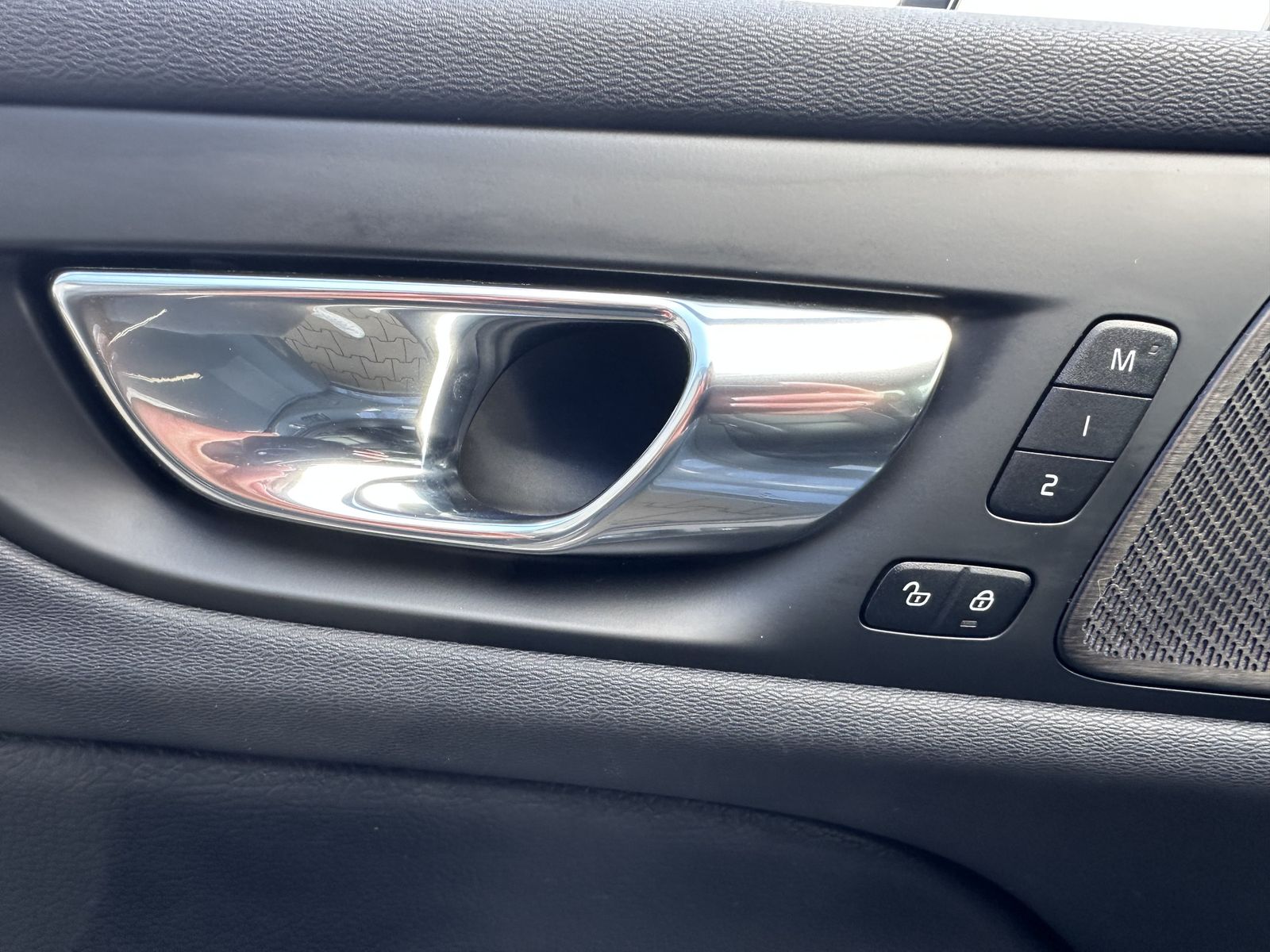 Fahrzeugabbildung Volvo V60 T6 AWD Recharge Inscription NAV+LED+ACC+AHK