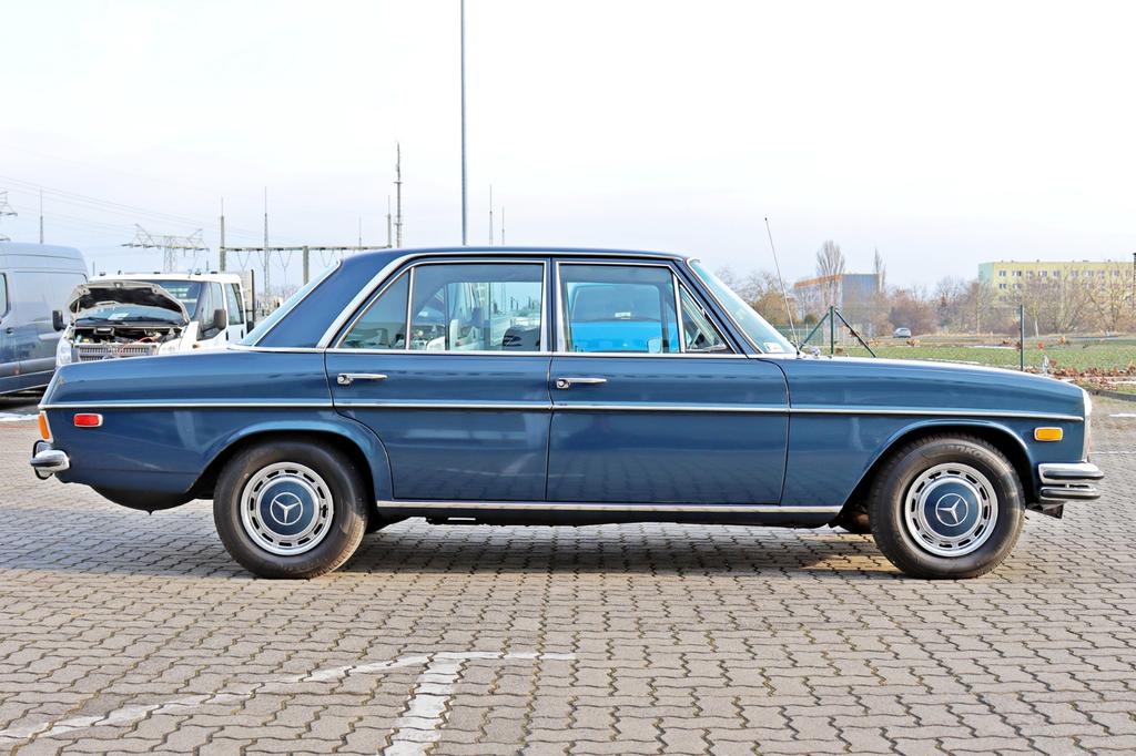 Mercedes-Benz 250