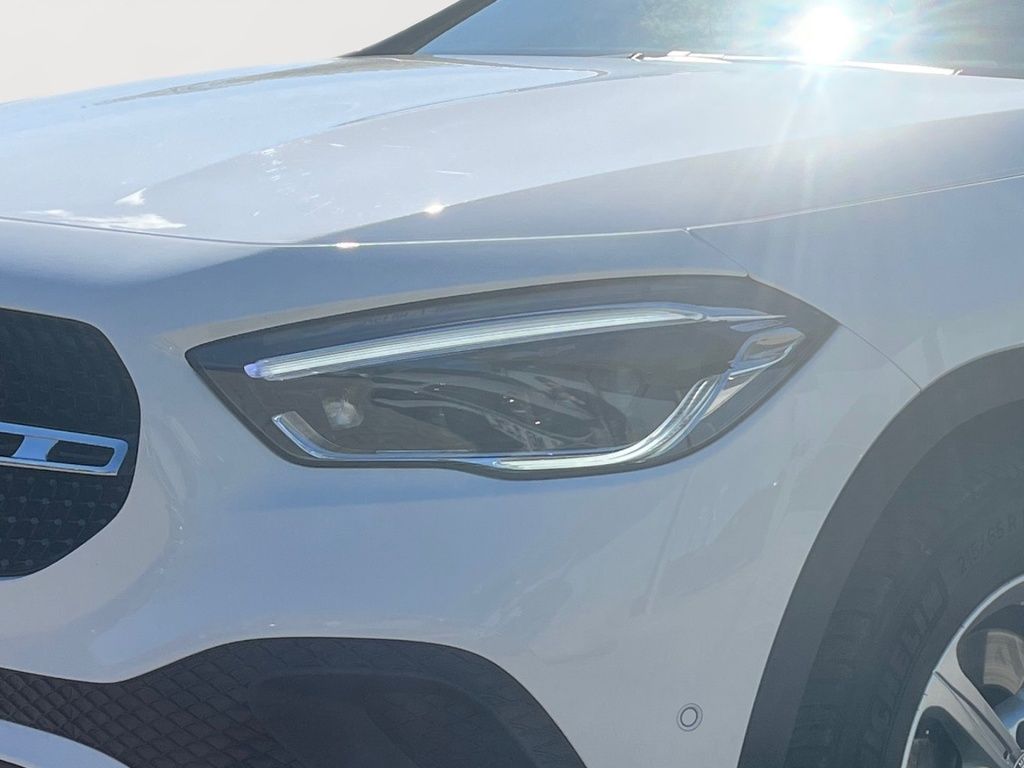 Fahrzeugabbildung Mercedes-Benz GLA 200 Progressive Night AHK LED SHZ Ambie. KAM