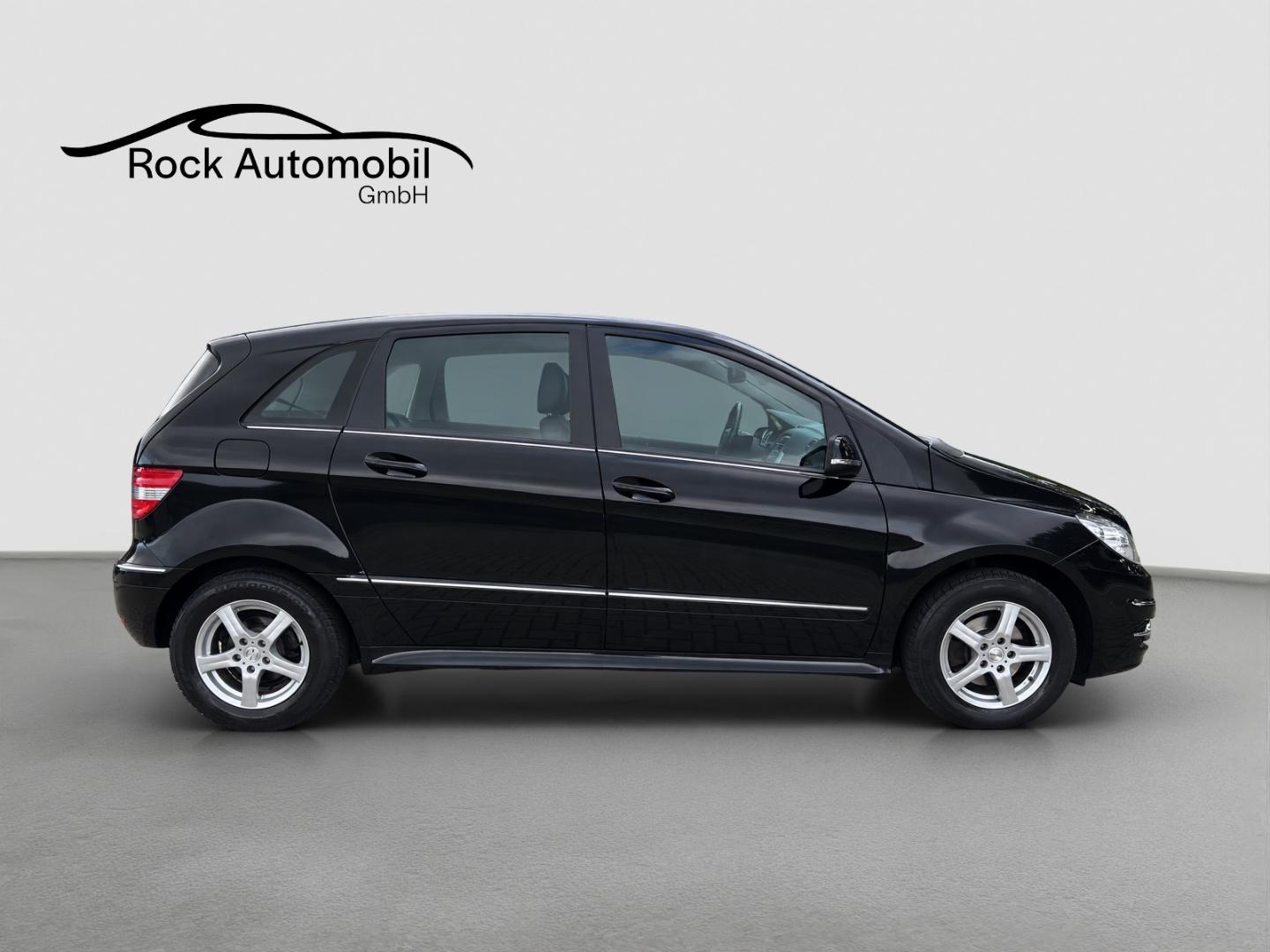 Mercedes-Benz B 180 8G KLIMA AUTOMATIK PANO TEMPO SHZ TÜV NEU