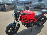 Ducati Monster 695 - DUCATI MONSTER 695
