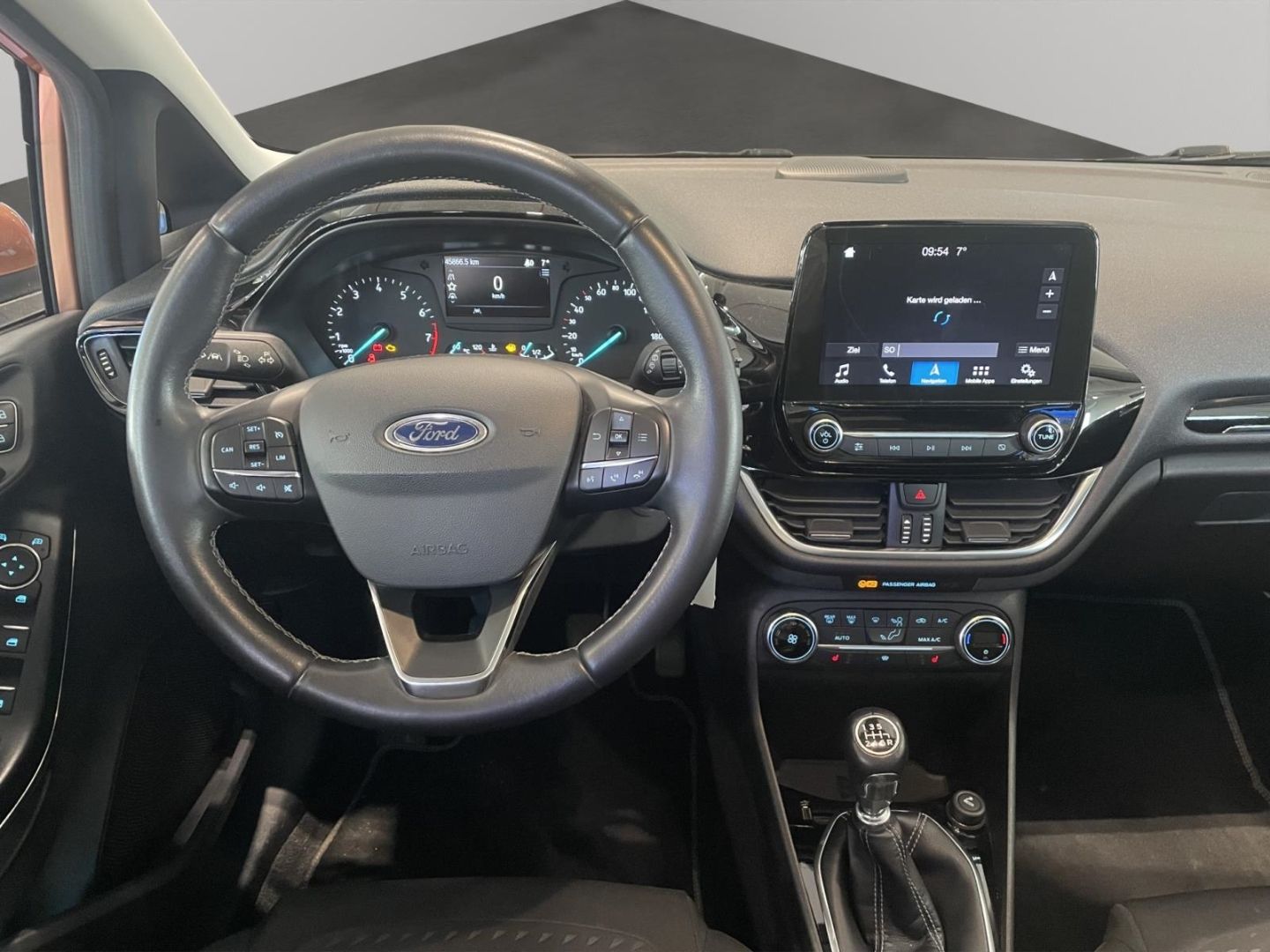 Fahrzeugabbildung Ford Fiesta Titanium Kamera Panoramadach Tempomat
