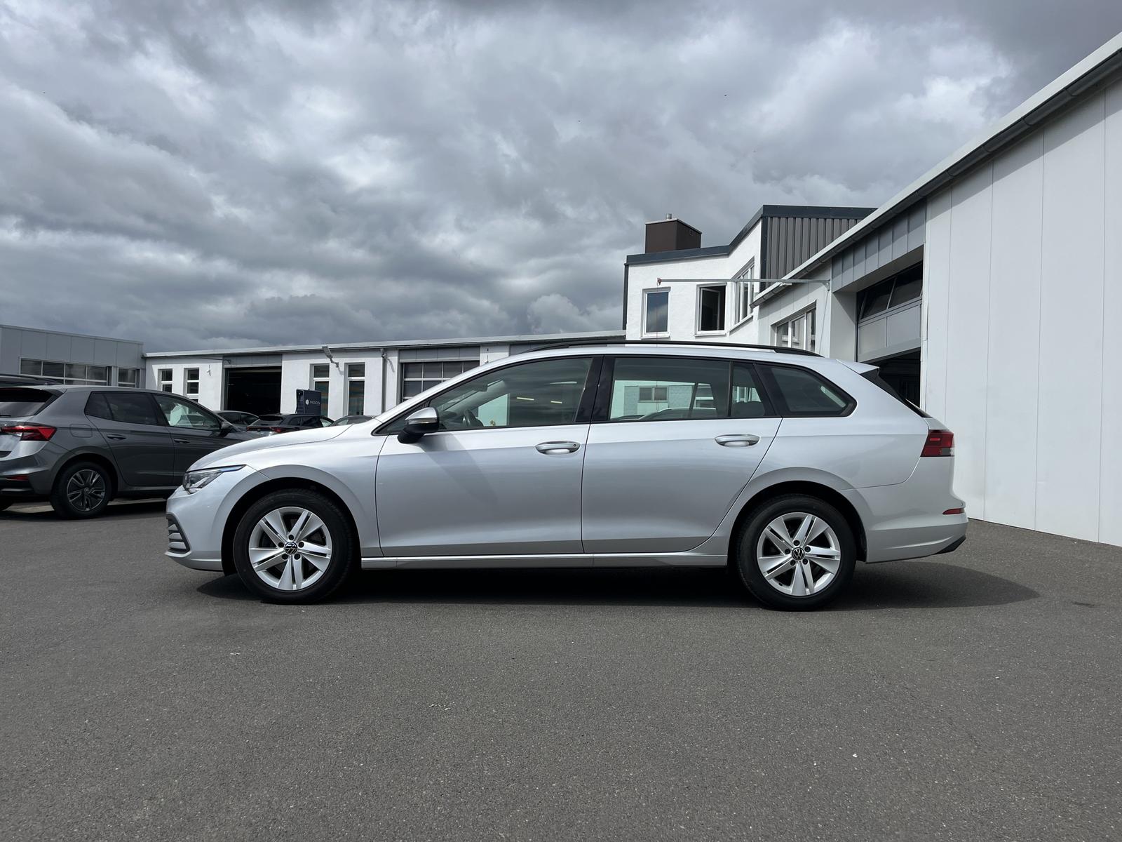 Volkswagen Golf Variant 2.0 TDI Life 1,99% Fin. AHK STHZ Na