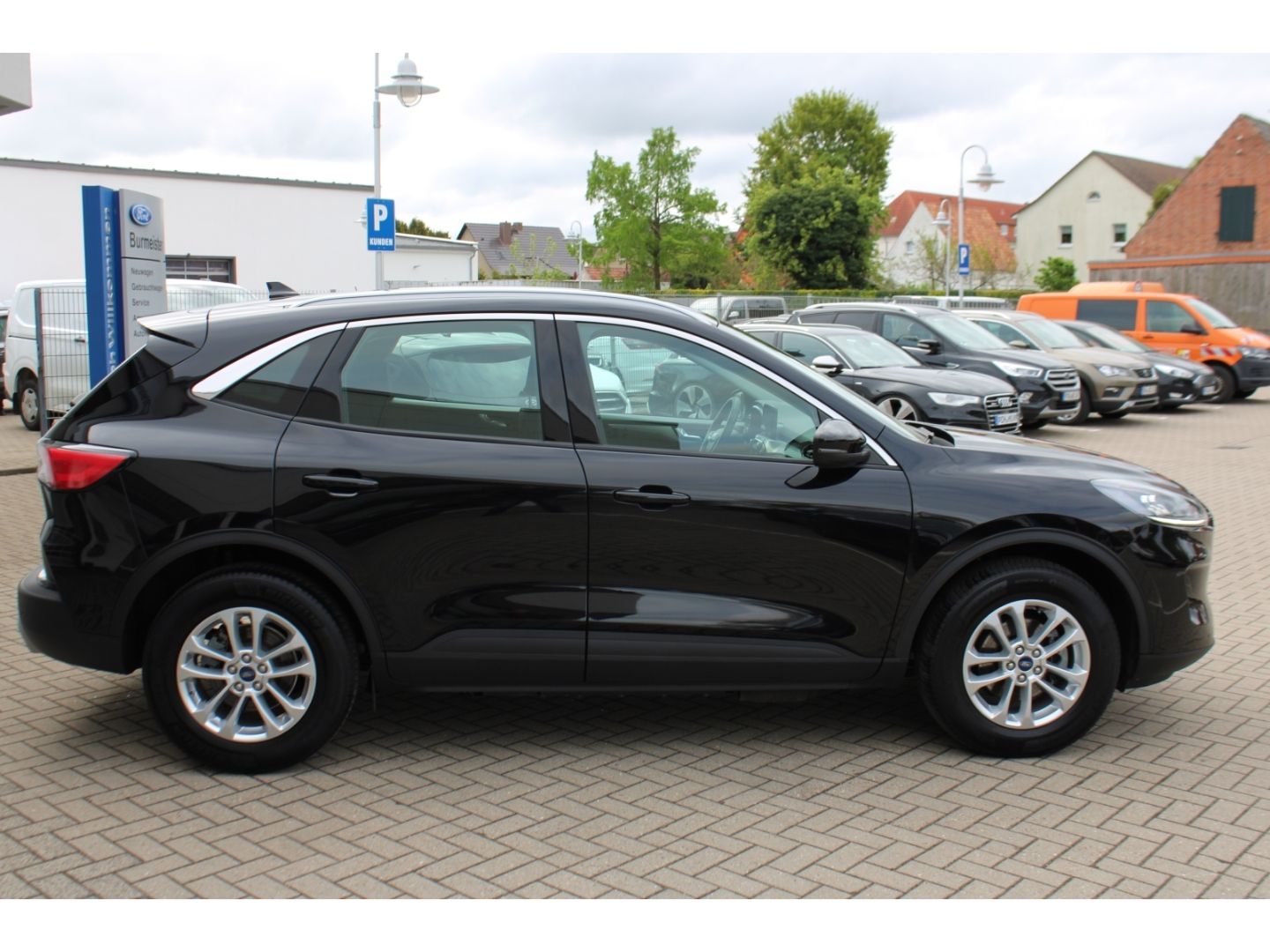 Fahrzeugabbildung Ford Kuga Plug-In Hybrid PHEV Titanium Automatik Navi