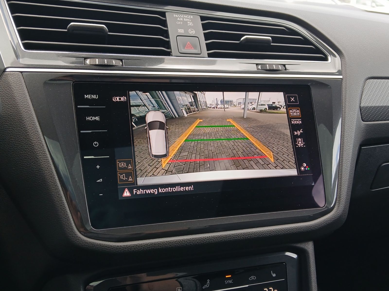 Fahrzeugabbildung Volkswagen Tiguan Allspace TSI R-Line DSG 4M IQ.Light Navi