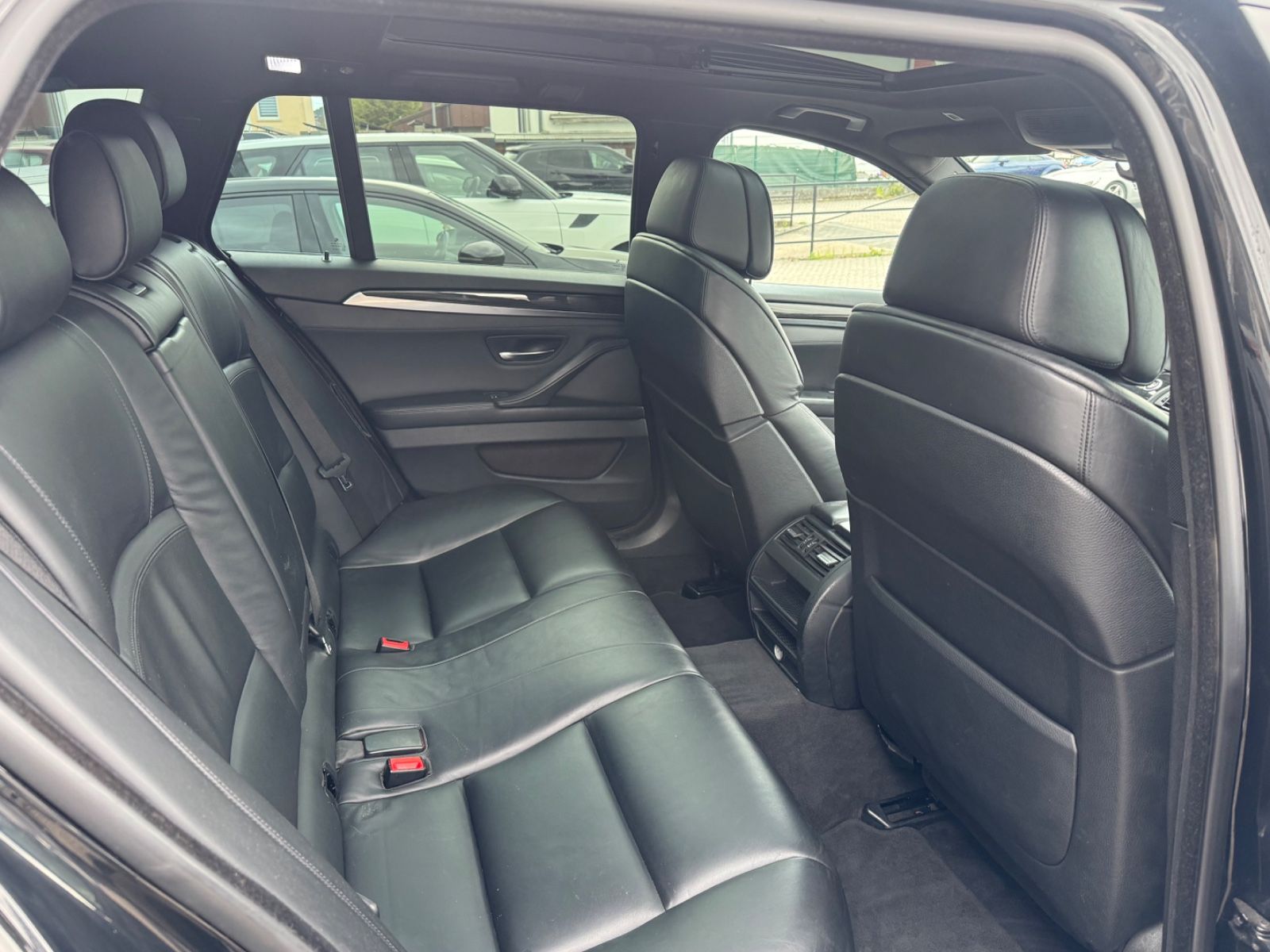 Fahrzeugabbildung BMW 535 d M-Paket/Pano/Leder/R-Cam/ACC/Memory/HUD