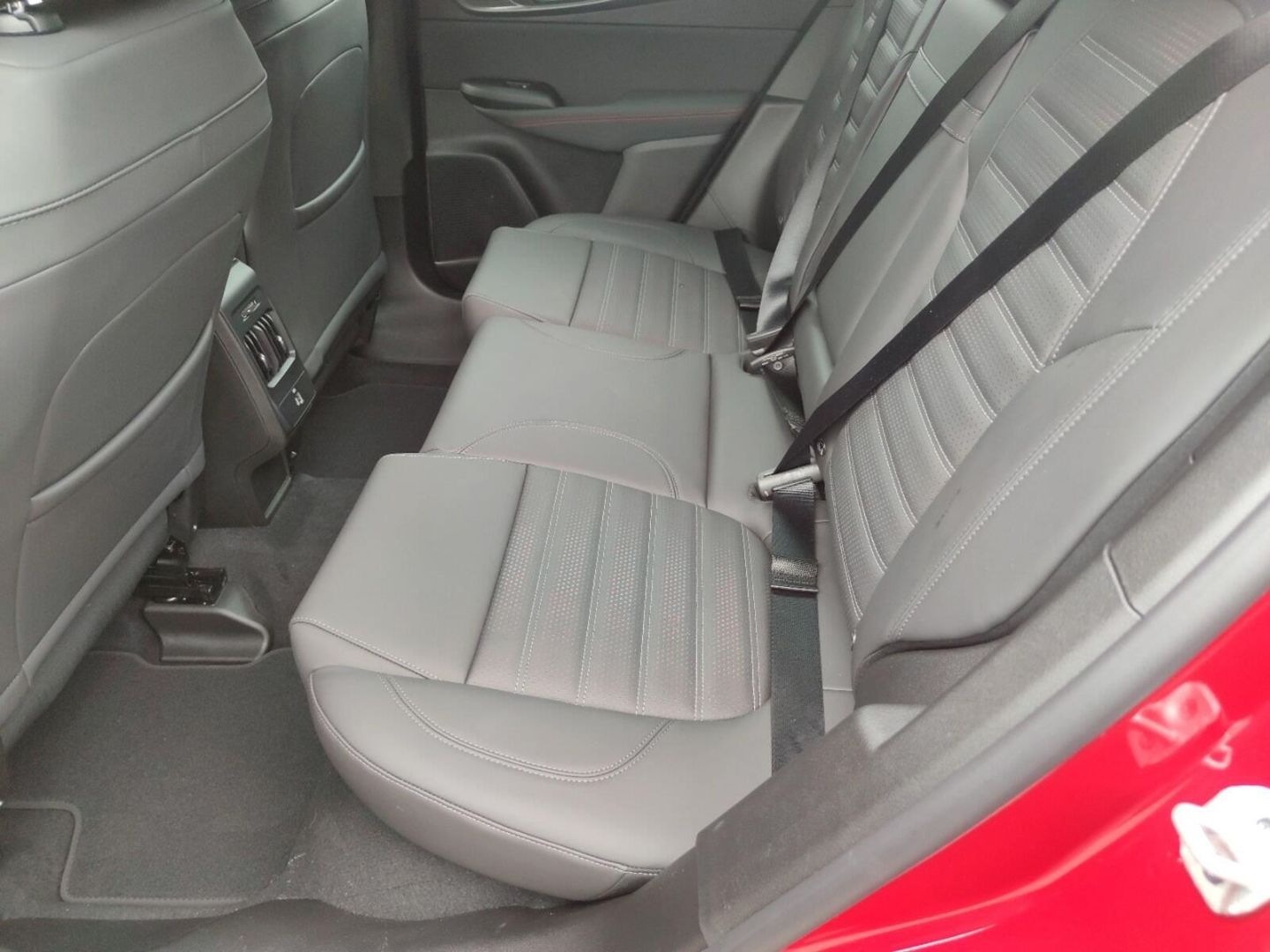 Fahrzeugabbildung Alfa Romeo Tonale Tributo Italiano 1.3 PHEV Q4 Harman Kardo