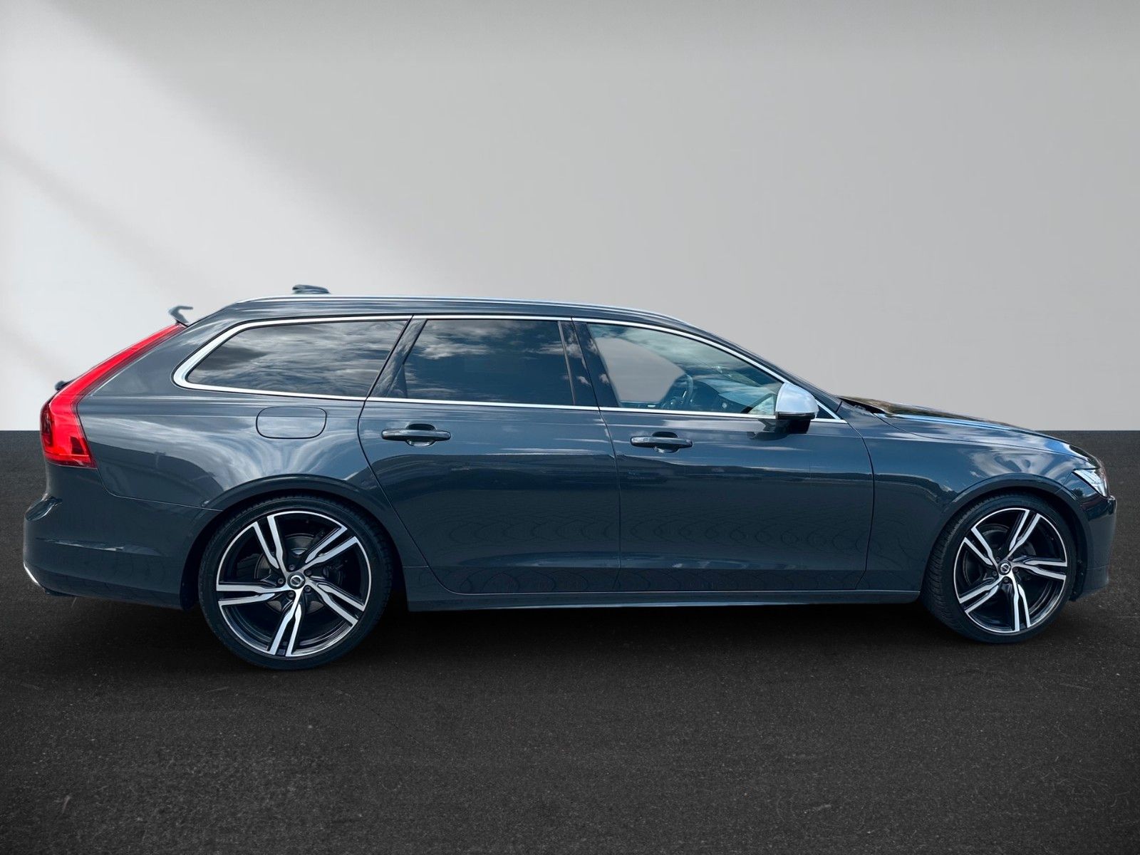 Volvo V90 Kombi R Design – Bild 6