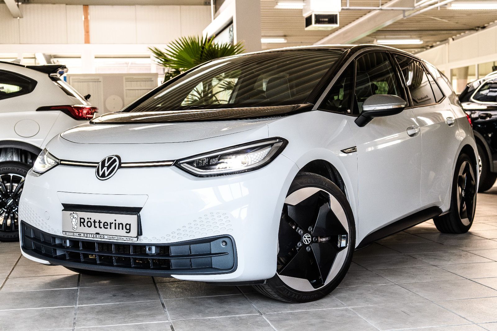 Fahrzeugabbildung Volkswagen ID.3 Pro Performance 150 kW*LED+SHZ+PANORAMA+NAV