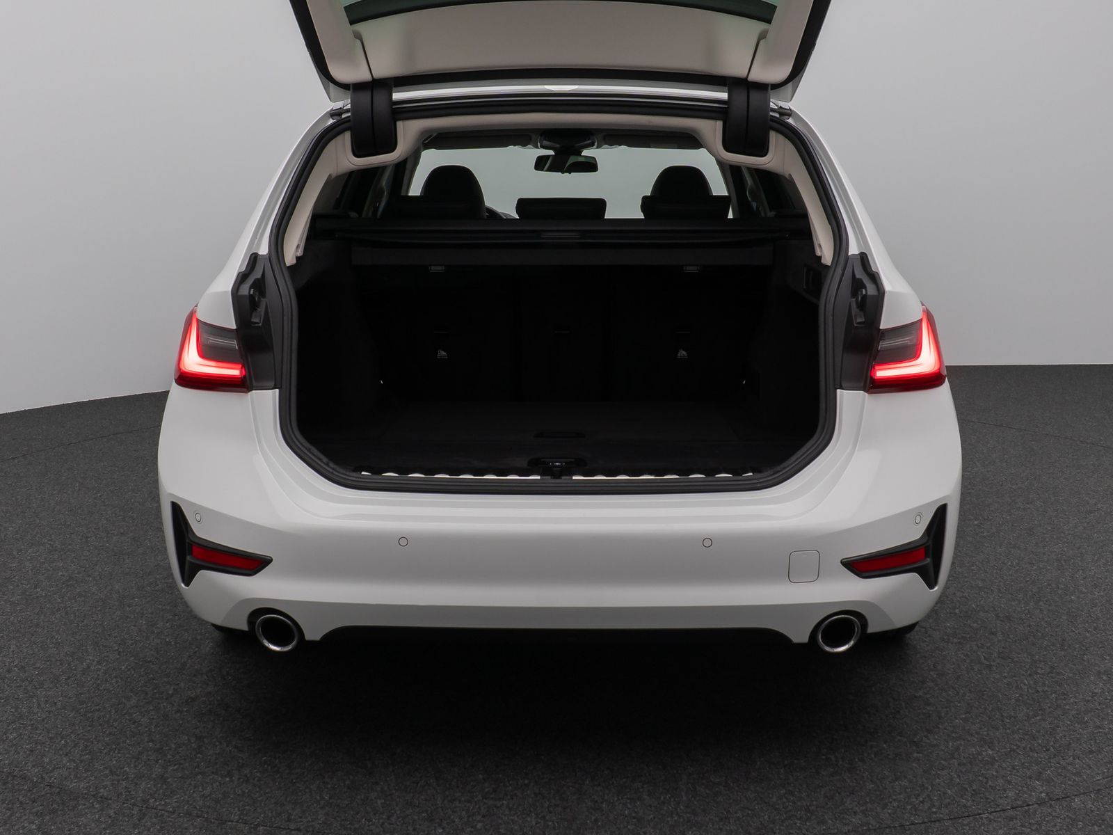 Fahrzeugabbildung BMW 320d Sport Line Kamera DAB HiFi DrivAssist Alarm