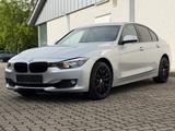 BMW Bmw Limousine 320 i 2.Hand-Navi-Shz-Aux- - BMW 320 mit Benzin-Antrieb: Limousine