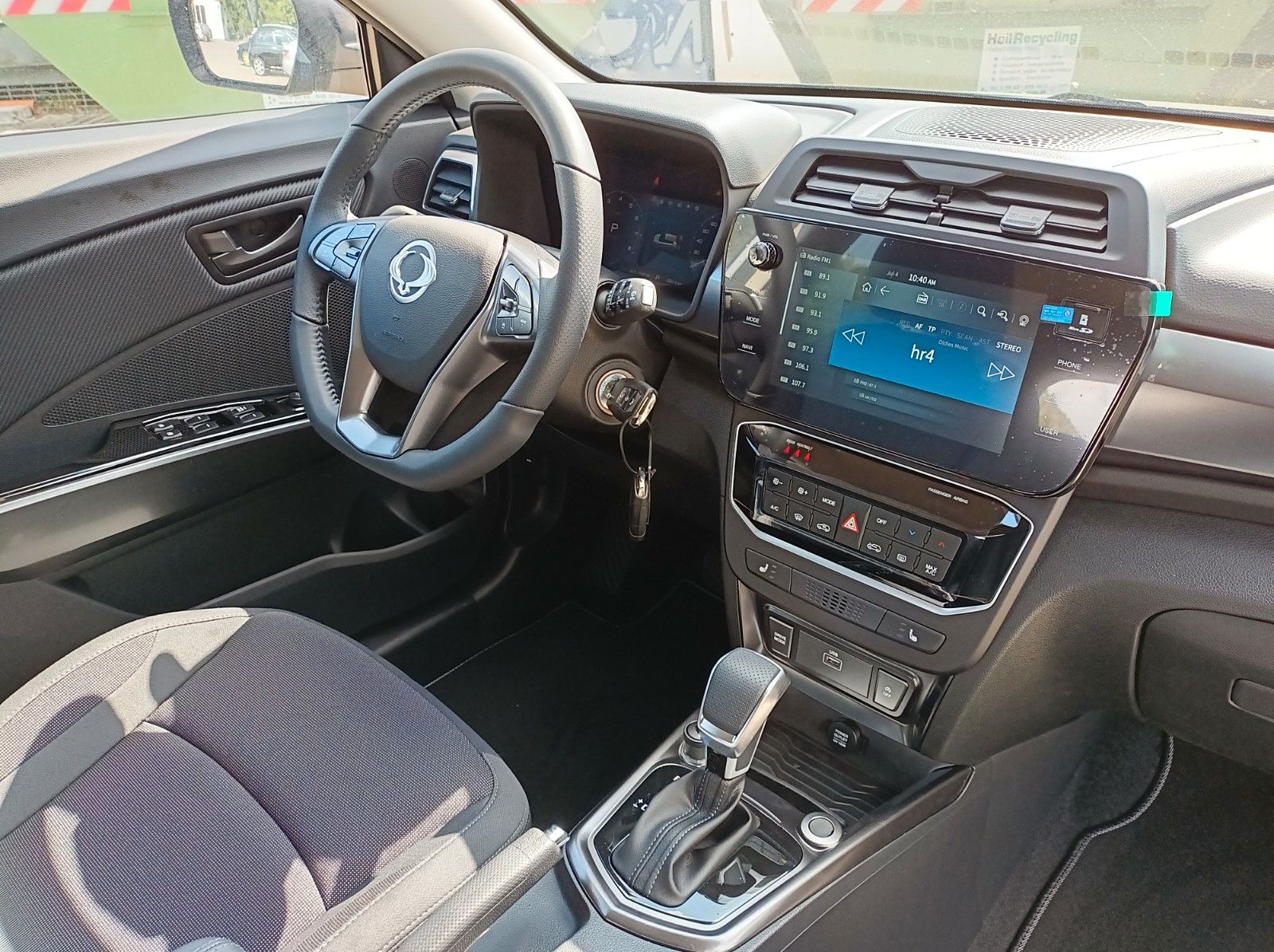 Fahrzeugabbildung KGM TIVOLI 1.5 NOMAD+AUTOMATIK+LM FELGEN+ANDROID++++