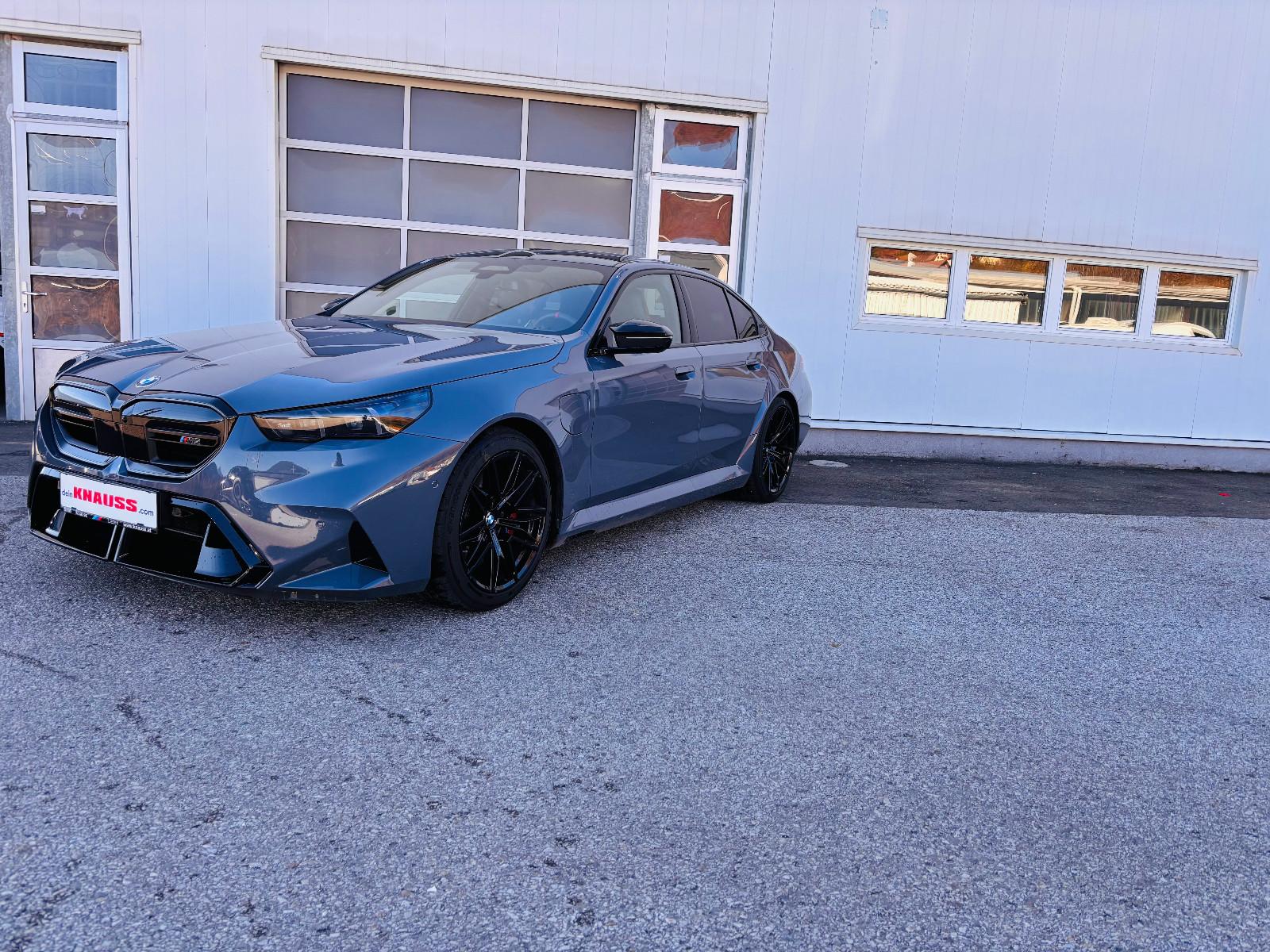 BMW M5 Lim MCarbon Ext.,M-Driver, LederKyalamiOrange