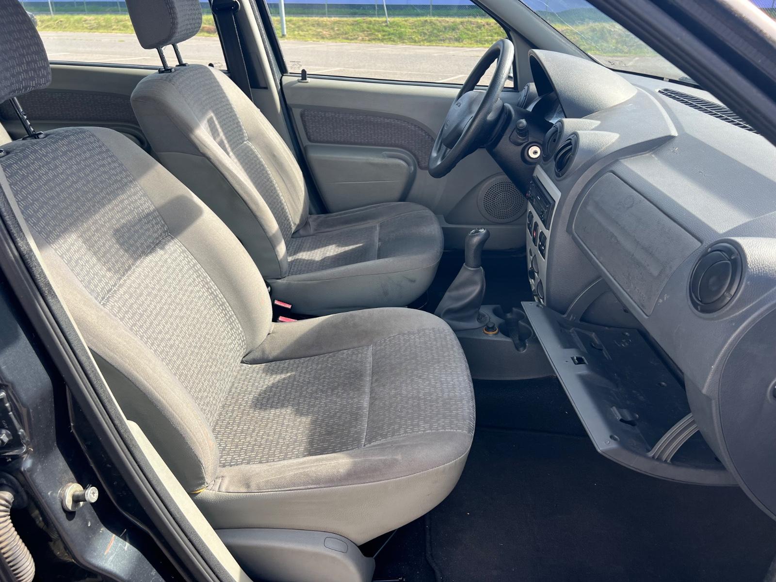 Dacia Logan 2009 — photo 12