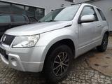 Suzuki Grand Vitara 1.6 78 Club-ALLRAD-KLIMATR-AHK-ALU - silberne Suzuki Grand Vitara