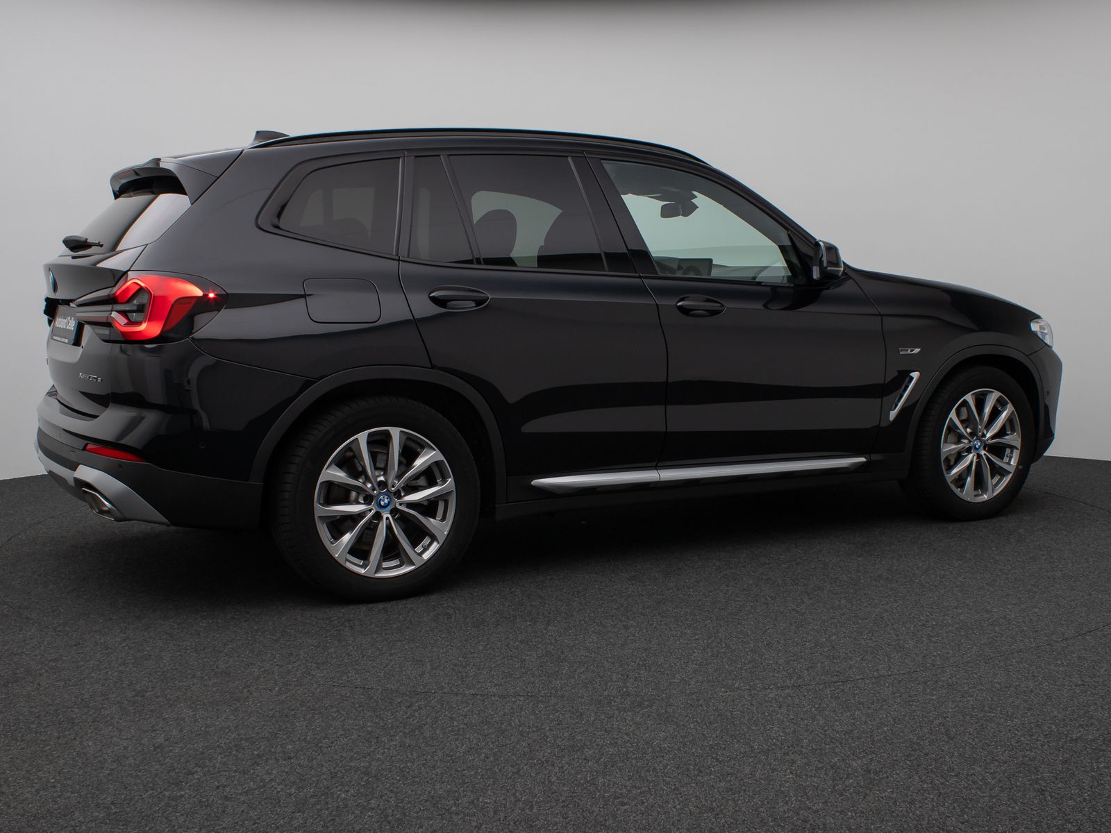 Fahrzeugabbildung BMW X3 xD30e Laser HUD DAB HiFi AHK Komfort 19Zoll