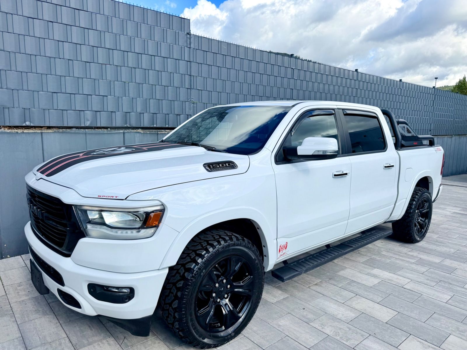Dodge RAM 5,7 V8 OFFROAD"LARAMIE-WHITE-MONSTER-BÜGEL imagem 2