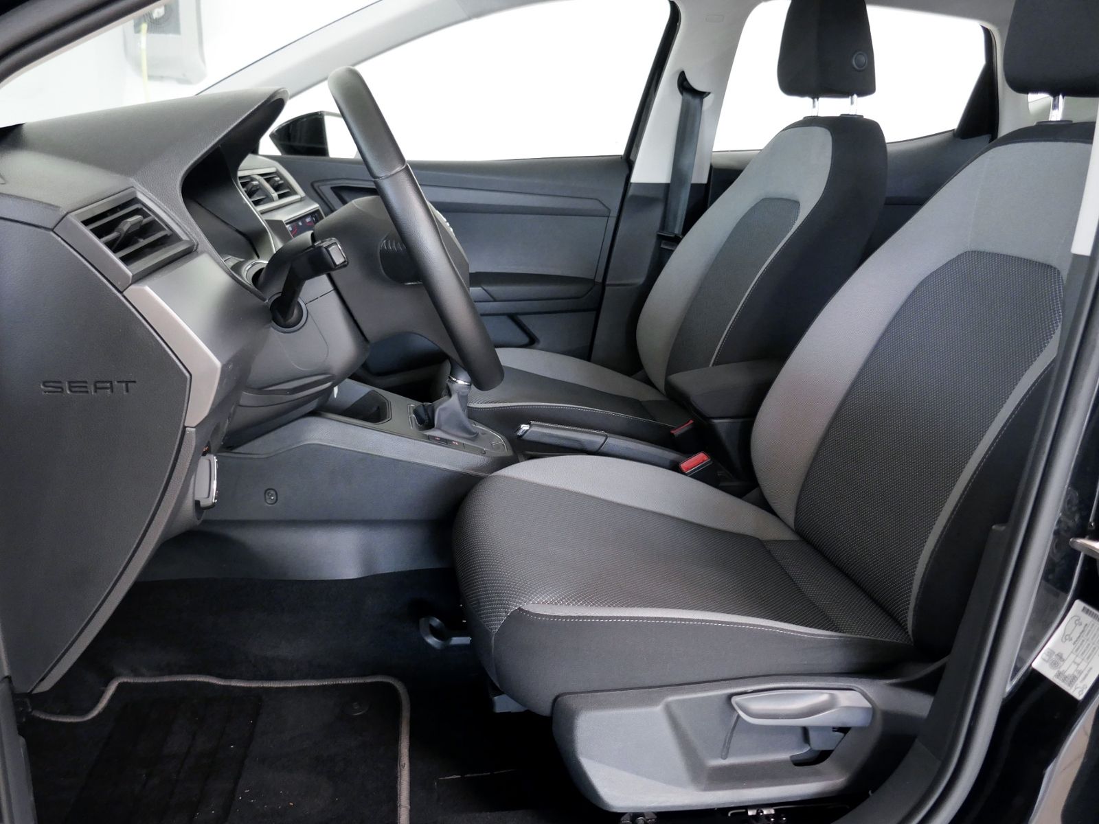 Fahrzeugabbildung SEAT Ibiza Style 1.0 TSI | RFK Navi App DAB+