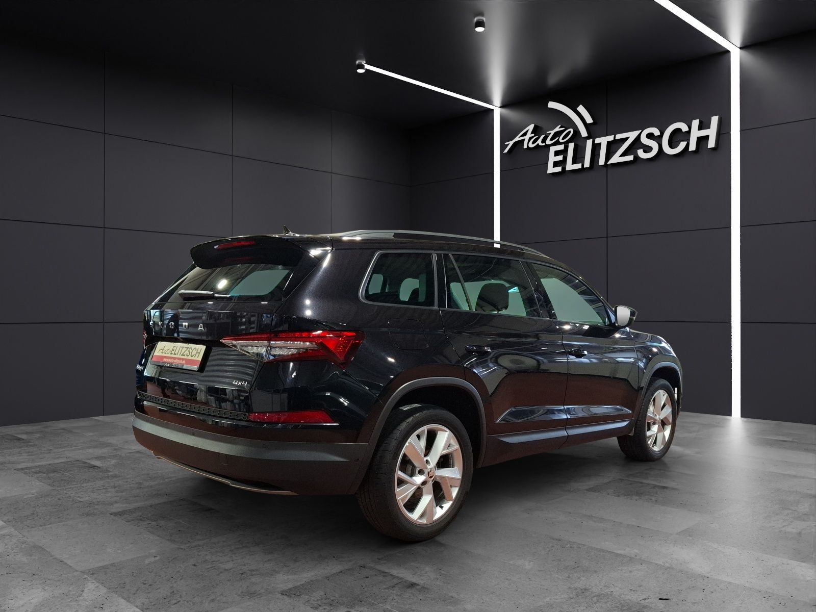 Fahrzeugabbildung SKODA Kodiaq TSI Tour DSG 4x4 Standhzg. Matrix AHK Nav