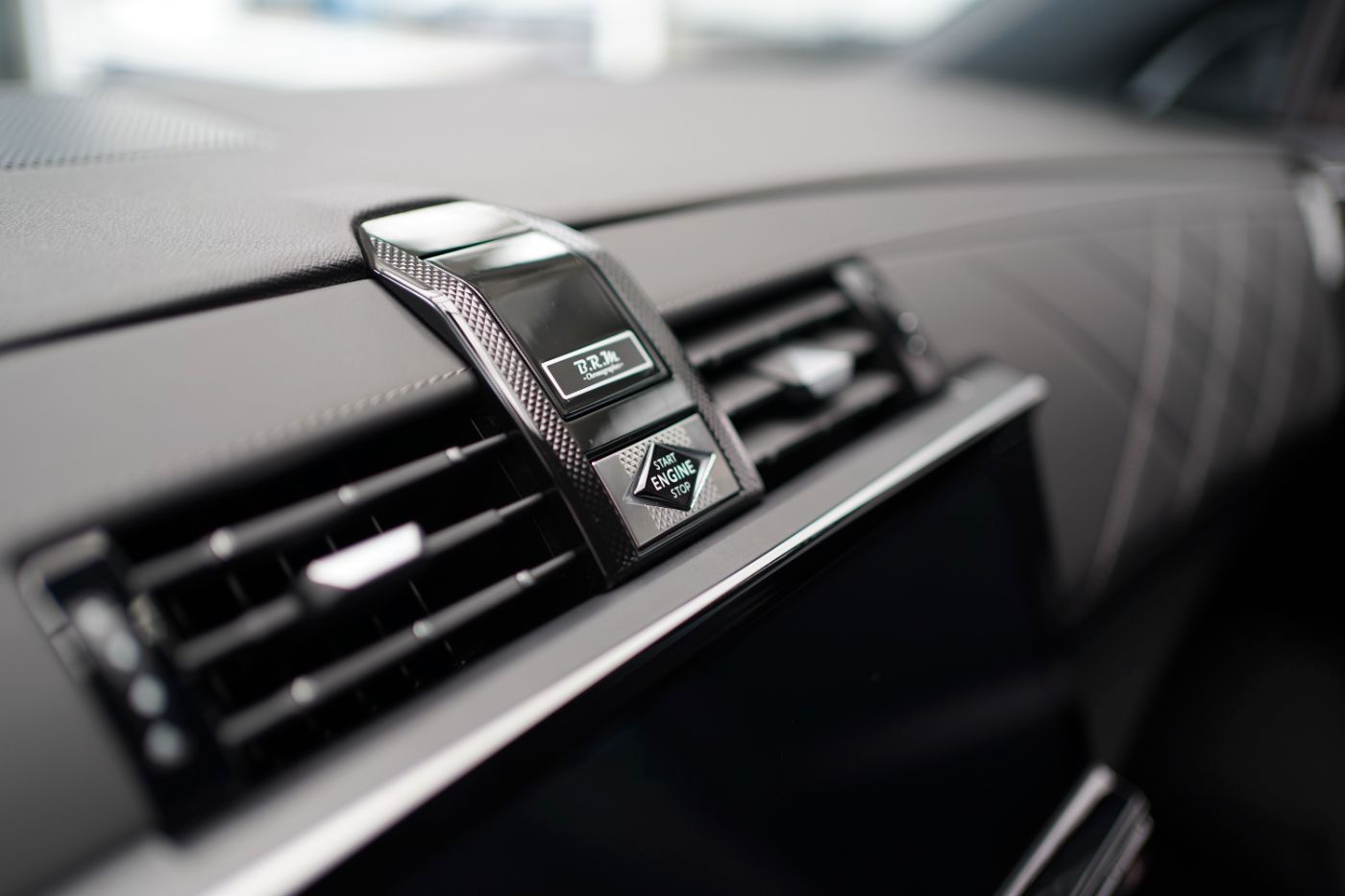 Fahrzeugabbildung DS Automobiles DS7 BlueHDi 130 EAT8 Rivoli Automatik Leder Navi