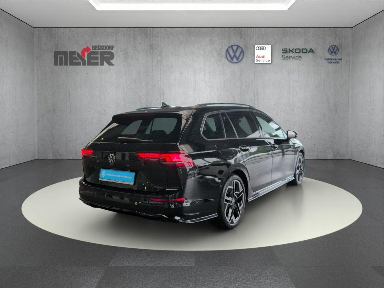 Golf Variant R-Line 1.5 eTSI DSG *Black Style*