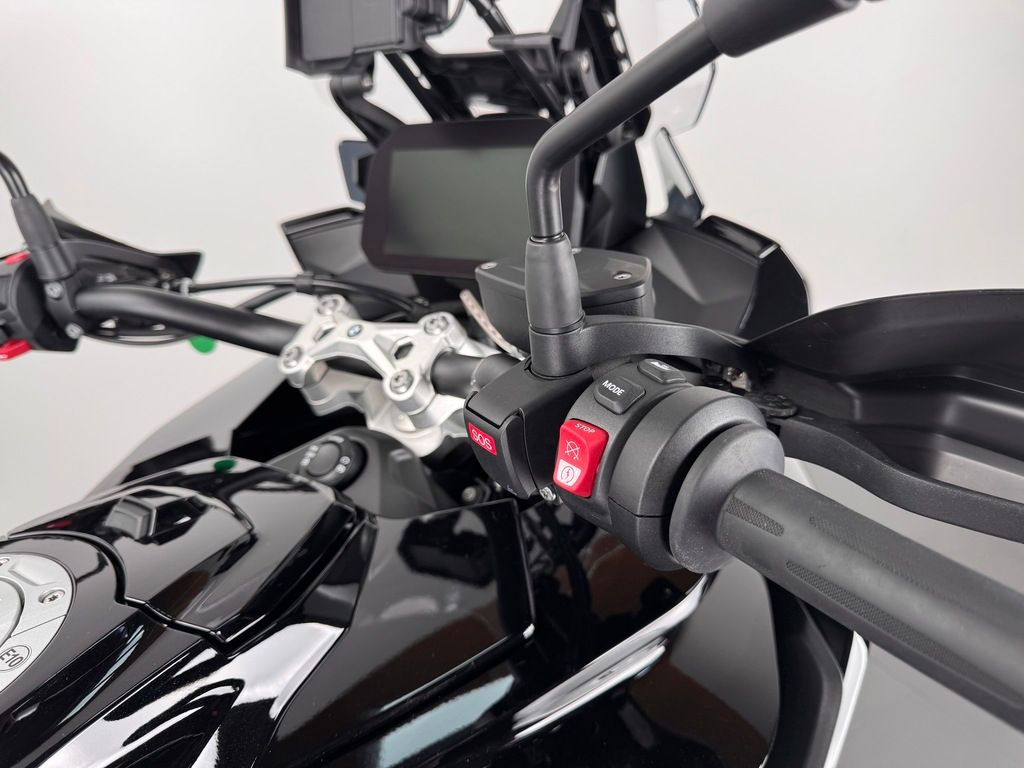 Fahrzeugabbildung BMW S 1000 XR *4 KILOMETER *TRIPLE BLACK