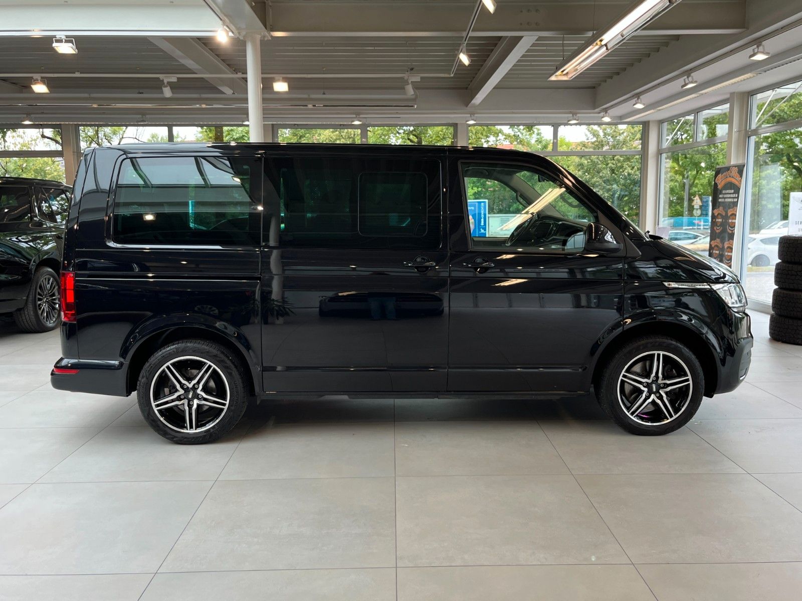 Fahrzeugabbildung Volkswagen T6.1 Multivan Comf. DSG Standhzg, Alcantara ACC