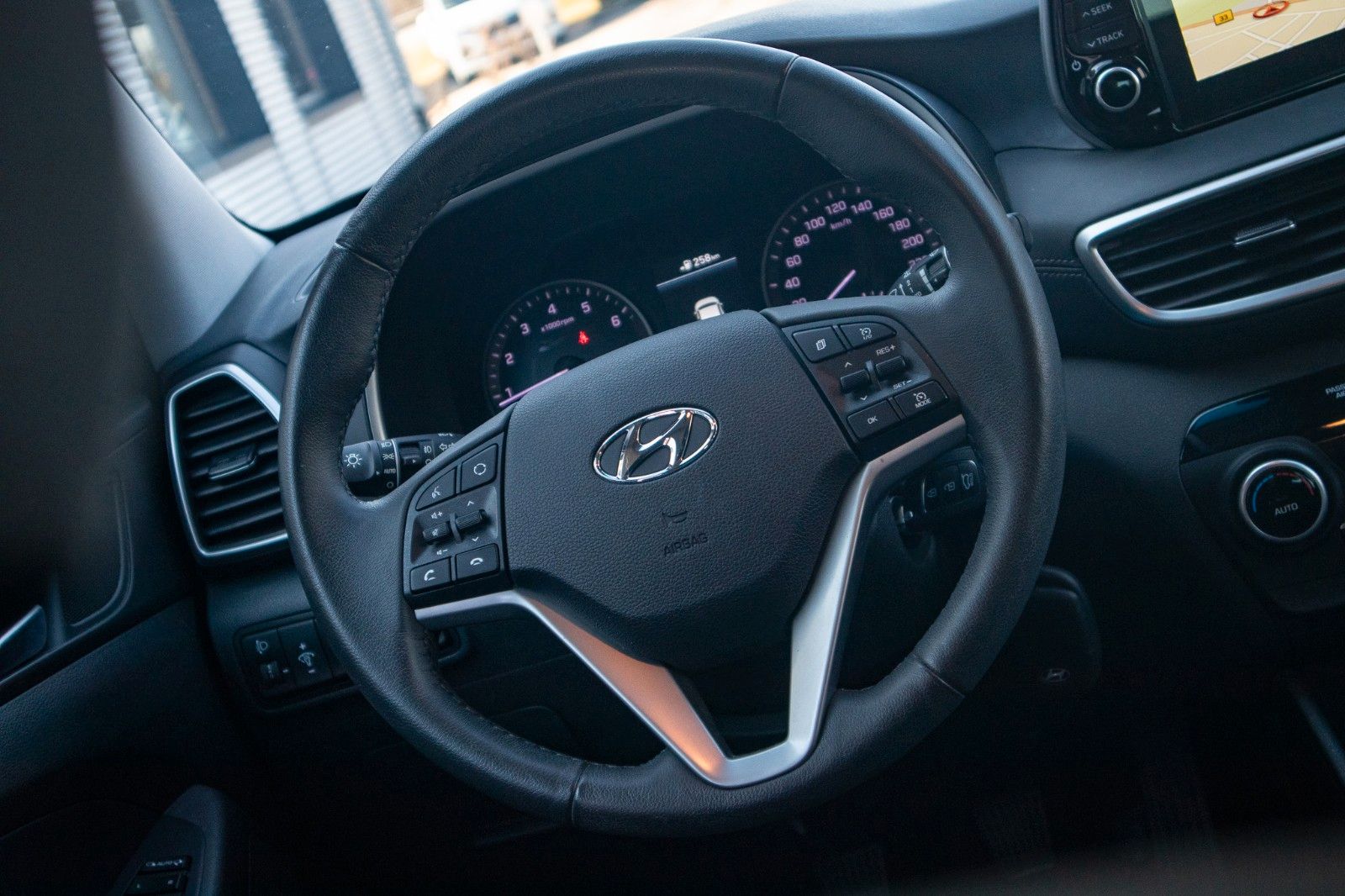 Fahrzeugabbildung Hyundai Tucson*2WD*Navi*Induktiv*Kamera*PDC*Lane*
