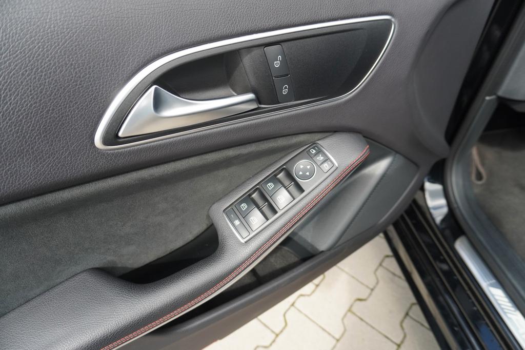 Mercedes-Benz A 45 AMG