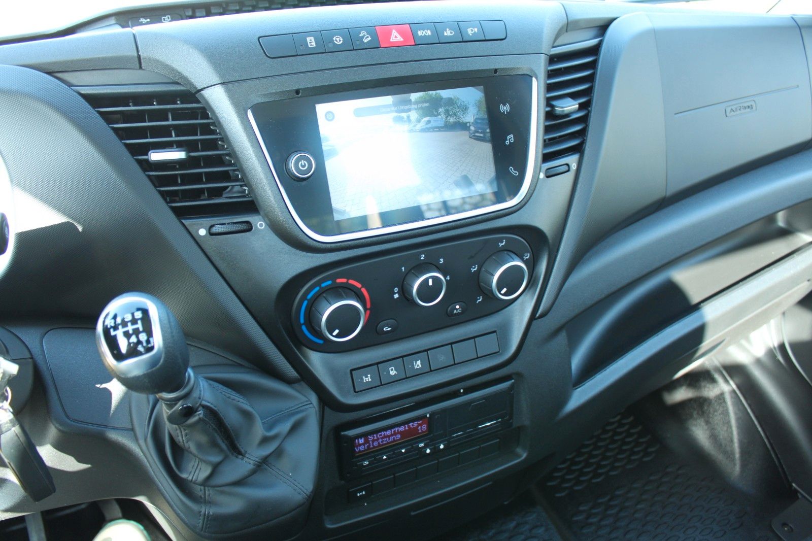 Fahrzeugabbildung Iveco Daily 70 C 18H Meiller Dreiseitenkipper Trigeniu