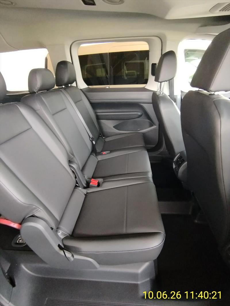 Volkswagen Caddy Maxi 90kW DSG Rollstuhl Taxi Mietwagen