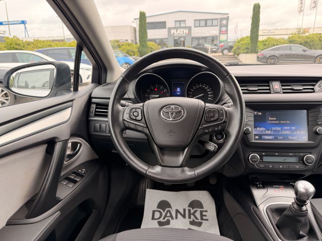 Toyota Avensis 1,8-l-Valvem. Touring Sports AHK SHZ