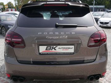 Porsche Cayenne - 4