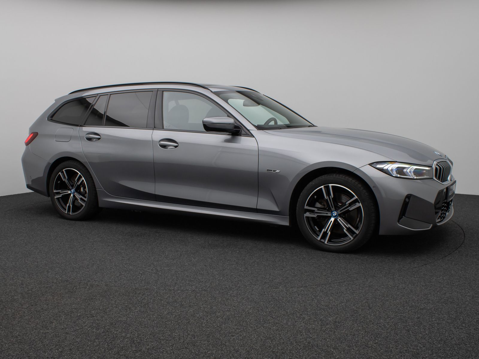 Fahrzeugabbildung BMW 330e M Sport Panorama Kamera HUD DAB HiFi AHK