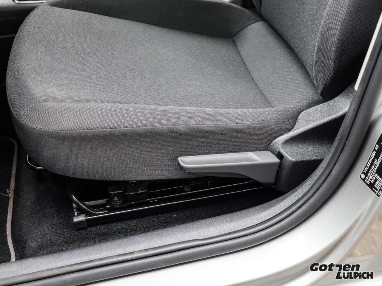Fahrzeugabbildung Volkswagen e-up! e-up! Fahrerassistenzpaket CCS Bluetooth