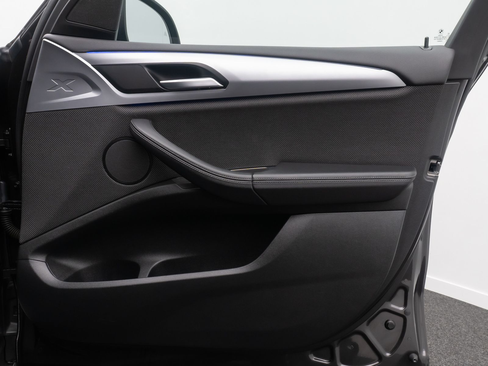 Fahrzeugabbildung BMW X3 xD20d Kamera HUD HiFi AHK Komfort Sport 19"