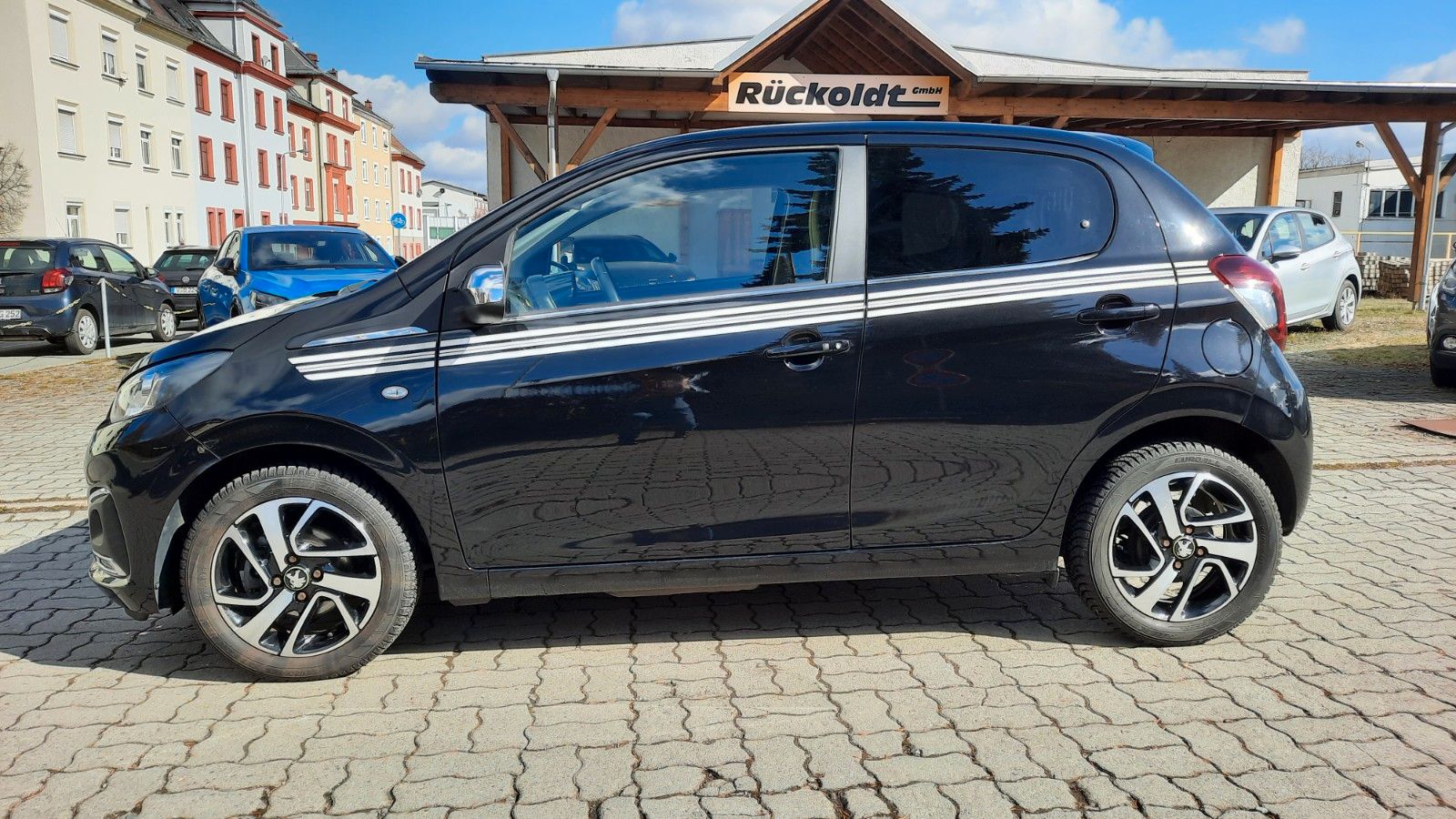 PEUGEOT 108