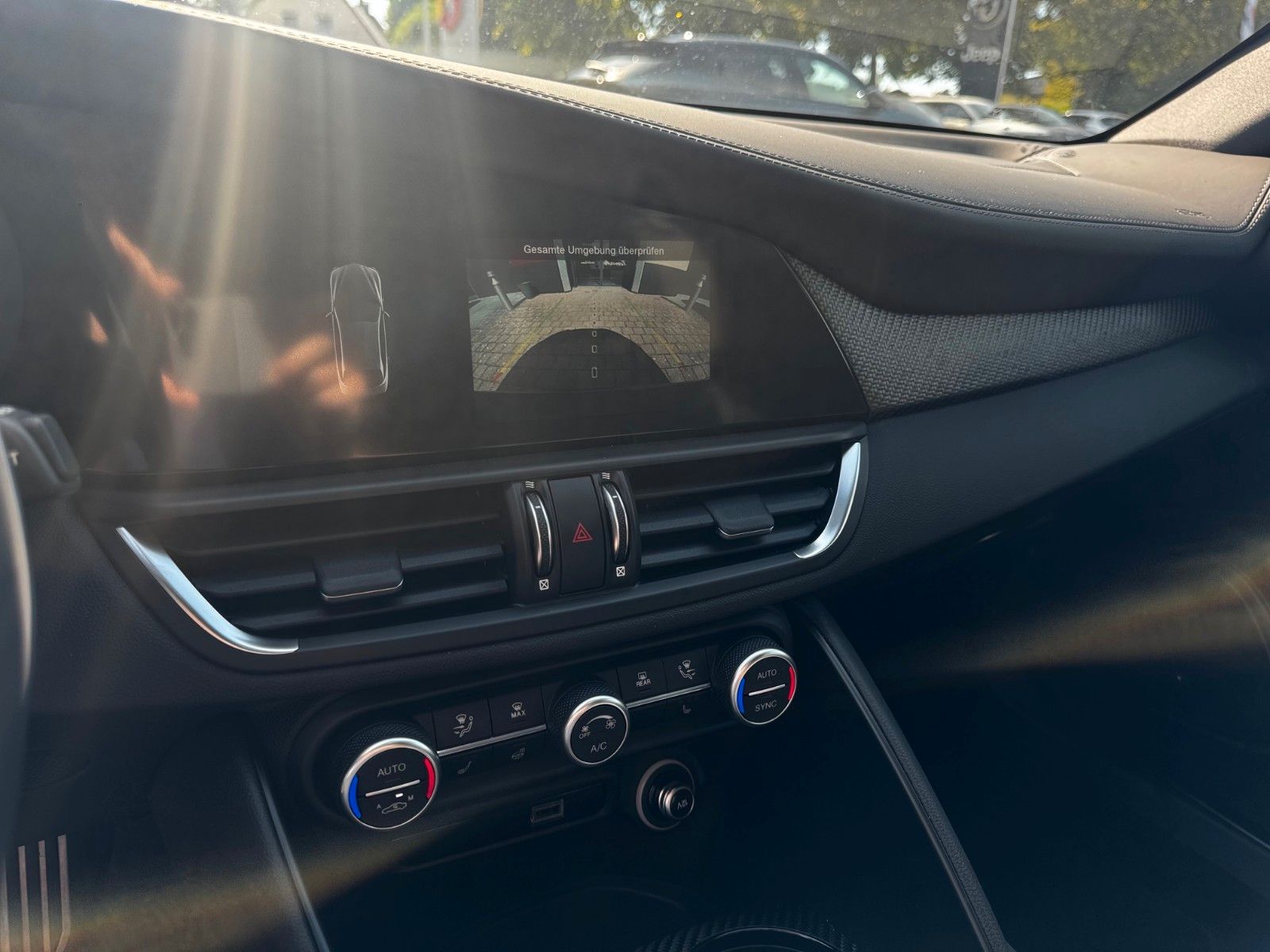 Fahrzeugabbildung Alfa Romeo Giulia Quadrifoglio 520 PS MATRIX NAVI SITZHZG.