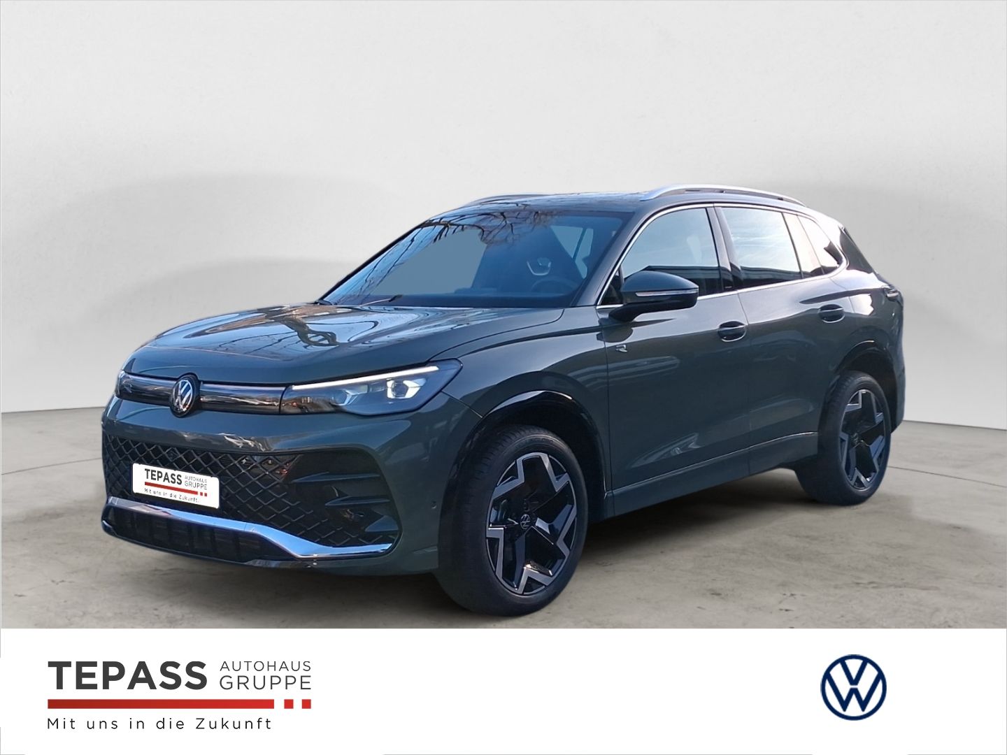 Volkswagen Tiguan 1.5 eTSI DSG R-Line 19 PANO AHK HUD